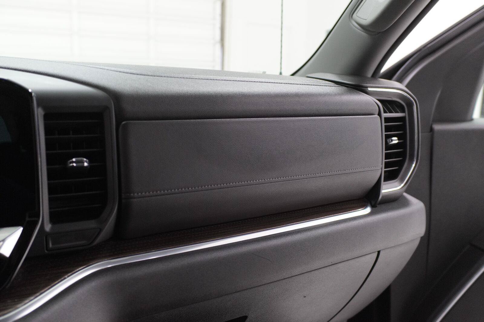 Used 2025 Chevrolet Silverado 1500 LT RWD image 17