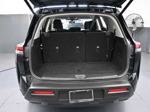 Used 2025 Nissan Pathfinder SV image 38