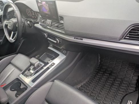 Used 2025 Audi Q5 2.0T Premium w/ Convenience Plus Package AWD/4WD image 24
