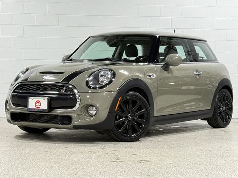 Used 2019 MINI Cooper S w/ Signature Upholstery Package image 2