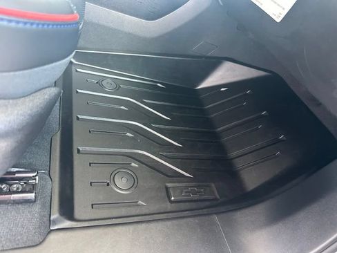 Used 2025 Chevrolet Silverado EV RST AWD/4WD image 22