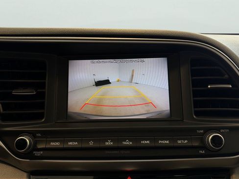 Used 2020 Hyundai Elantra SEL FWD image 19