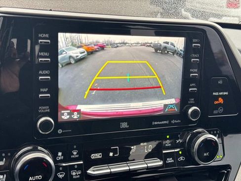 Used 2020 Toyota Highlander Limited image 28