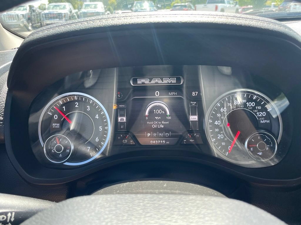 Used 2022 RAM 1500 Laramie AWD/4WD image 17