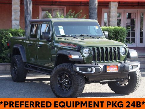 Used 2023 Jeep Gladiator Sport AWD/4WD image 2