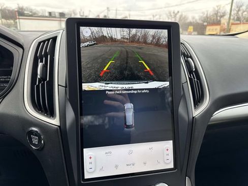 Used 2022 Ford Edge SEL image 18