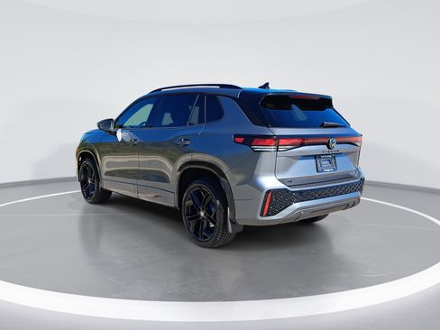 New 2026 Volkswagen Tiguan SE R-Line image 5