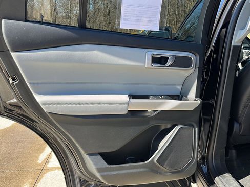 Used 2023 Ford Explorer XLT w/ Equipment Group 202A image 17