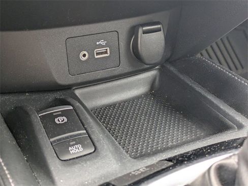 Used 2019 Nissan Rogue SL image 26