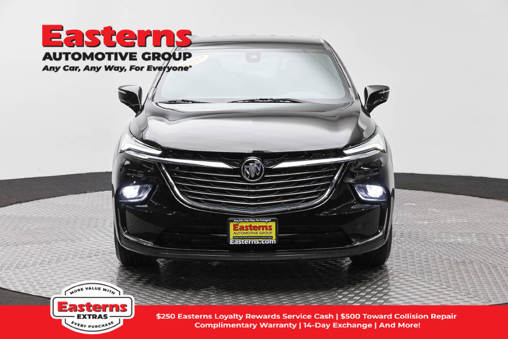 Used 2023 Buick Enclave Essence AWD/4WD image 3