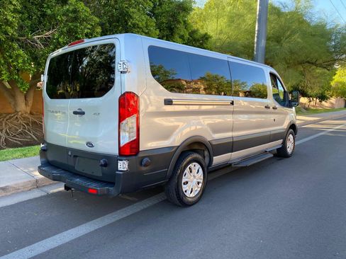 Used 2017 Ford Transit 350 XLT RWD image 3