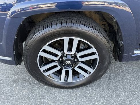Used 2022 Toyota 4Runner Limited AWD/4WD image 11