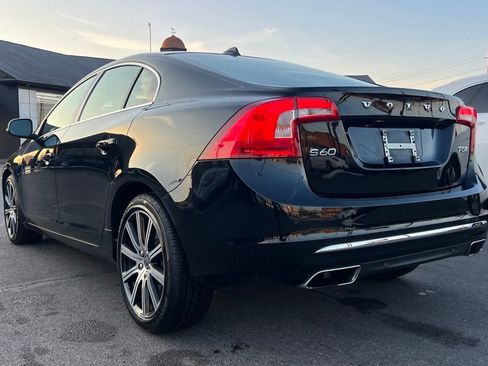 Used 2018 Volvo S60 T5 Inscription Platinum w/ Climate Package image 5