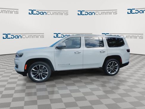 Used 2022 Jeep Wagoneer Series III w/ Premium Group I AWD/4WD image 5