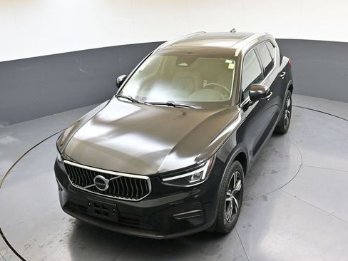 Certified 2025 Volvo XC40 B5 Core image 36