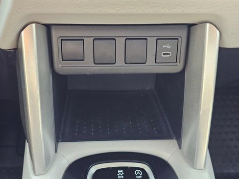 Used 2024 Toyota Corolla Cross L FWD image 16