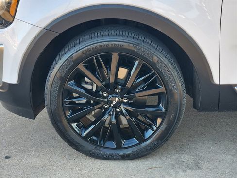 Used 2022 Kia Telluride SX w/ Towing Package image 10