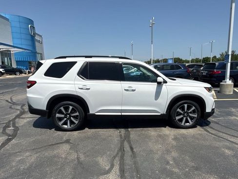 Certified 2024 Honda Pilot Touring image 12