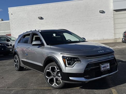 New 2025 Kia Niro SX Touring image 2