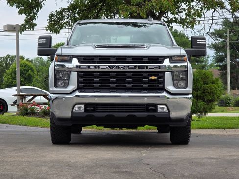 Used 2023 Chevrolet Silverado 2500 LT w/ Convenience Package AWD/4WD image 2