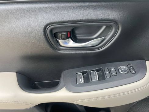 Used 2024 Honda HR-V EX-L image 12