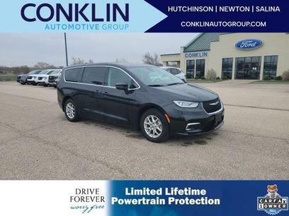 Used 2023 Chrysler Pacifica Touring-L