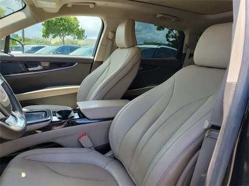 Certified 2023 Lincoln Nautilus Reserve image 9