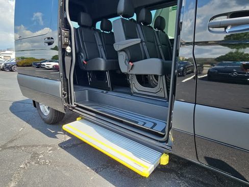 Used 2025 Mercedes-Benz Sprinter 2500 image 11