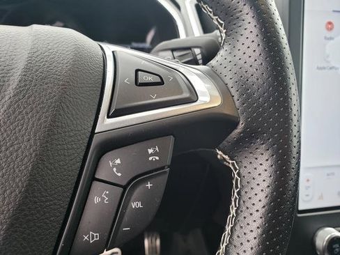 Used 2021 Ford Edge ST image 23