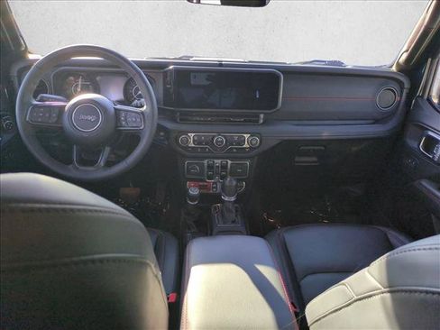 Used 2025 Jeep Wrangler Unlimited Rubicon AWD/4WD image 18