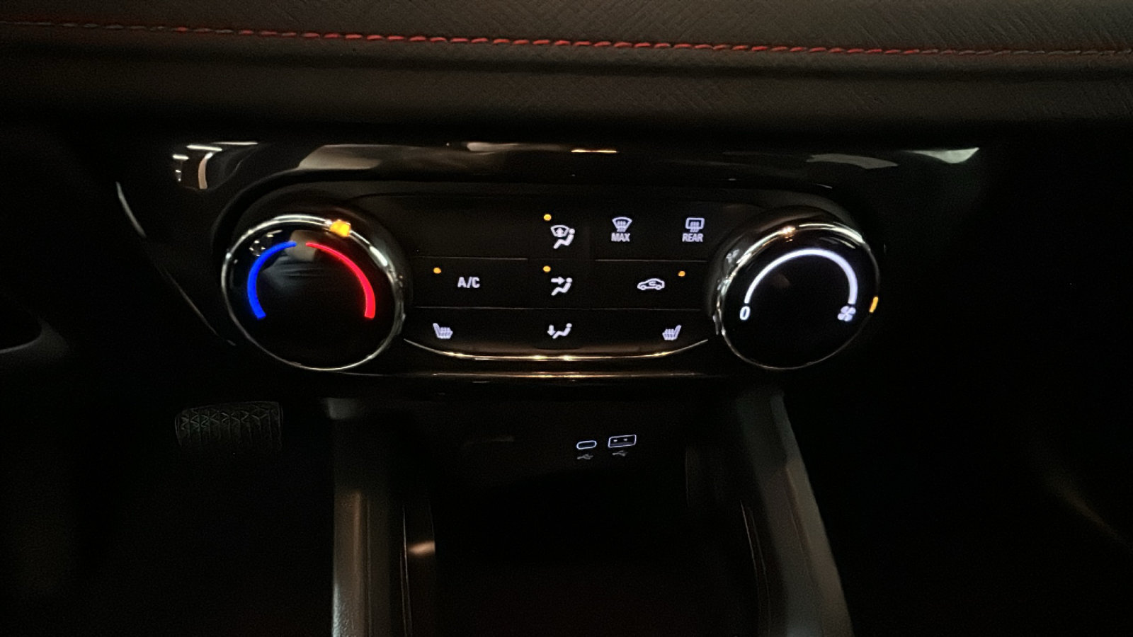 Used 2024 Chevrolet TrailBlazer RS AWD/4WD image 26