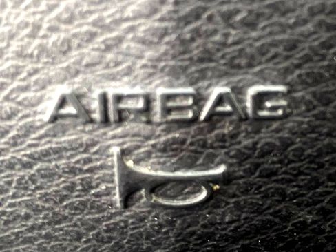 Used 2018 Chrysler Pacifica Touring-L w/ Tire & Wheel Group image 32