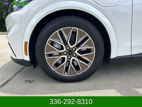 Used 2025 Ford Mustang Mach-E Premium AWD/4WD image 29
