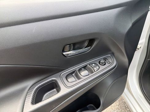 Used 2020 Nissan Versa SV FWD image 14