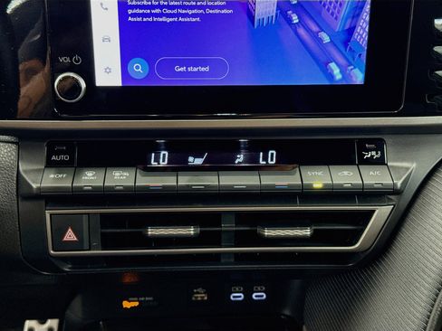 Used 2025 Toyota Camry SE FWD image 24