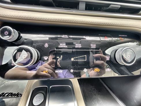 Used 2023 INFINITI QX60 Luxe w/ Cargo Package FWD image 18