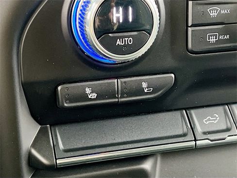 Used 2023 GMC Sierra 2500 SLE w/ SLE Value Package; image 21