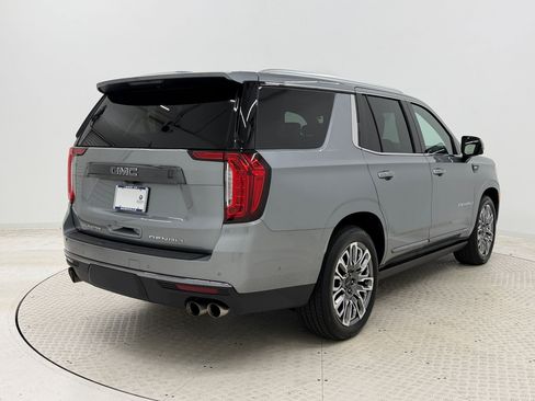 Used 2024 GMC Yukon Denali Ultimate AWD/4WD image 9