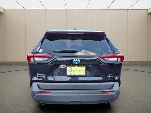 Used 2022 Toyota RAV4 LE AWD/4WD image 7