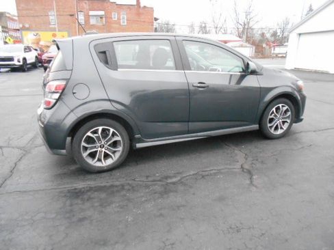 Used 2019 Chevrolet Sonic LT w/ Convenience Package image 5