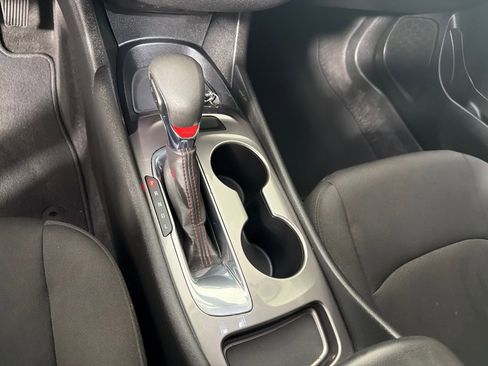 Used 2021 Chevrolet Malibu RS FWD image 18