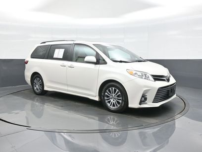 Used 2018 Toyota Sienna XLE Premium