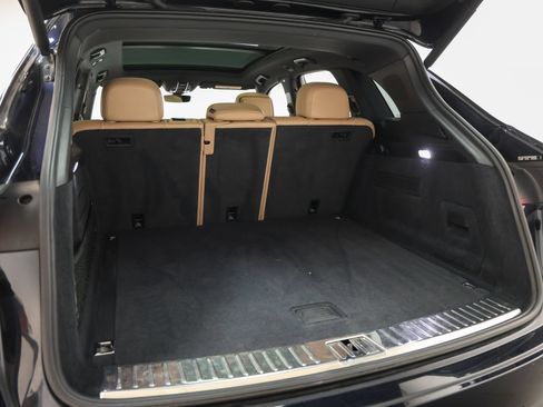 Certified 2019 Porsche Cayenne E-Hybrid AWD/4WD image 20