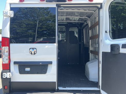 Used 2025 RAM ProMaster 2500 w/ U-Haul Equipment Group FWD image 15