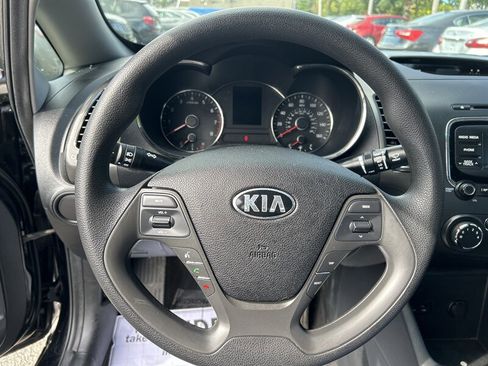 Used 2017 Kia Forte LX image 13