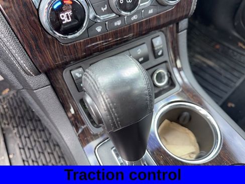 Used 2017 Chevrolet Traverse LT image 12