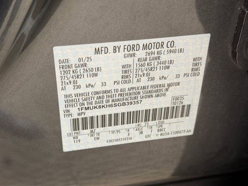 Used 2025 Ford Explorer ST-Line w/ ST-Line Street Pack AWD/4WD image 20