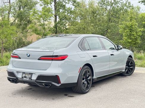 Used 2025 BMW 760i xDrive image 6