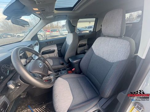 Used 2023 Ford Maverick XLT image 25