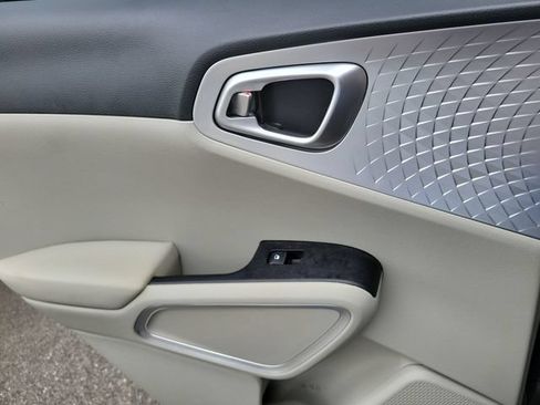 Certified 2023 Kia Soul LX w/ Option Group 015 FWD image 13